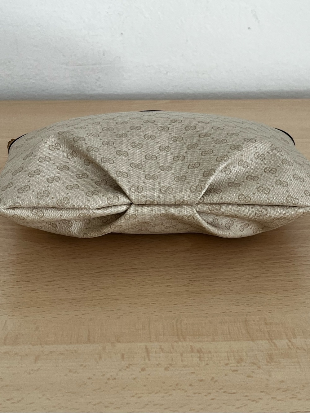 Gucci Crème Micro GG Supreme Dome Cosmetic Clutch Tan Leather Trim Vintage 1980s - Picture 7 of 16